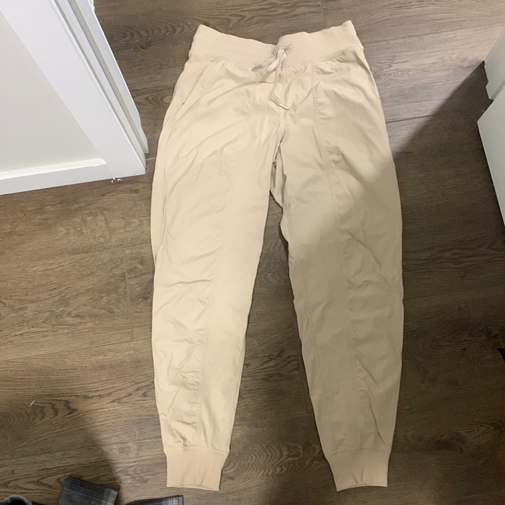 Lululemon dance studio jogger size 8